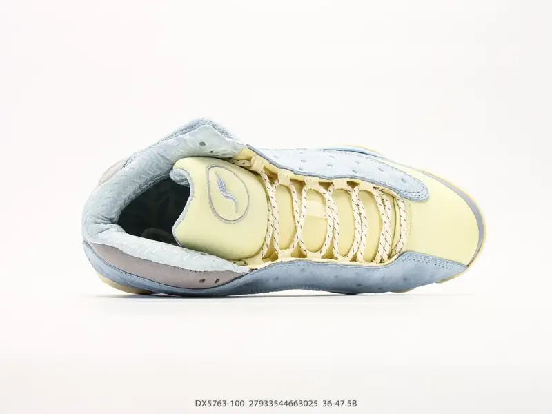 Air Jordan Sepatu Basket Kolaborasi Suede Patchwork DX5763-100 #2793354463025